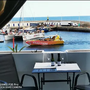 Pearl , Tías Espagne